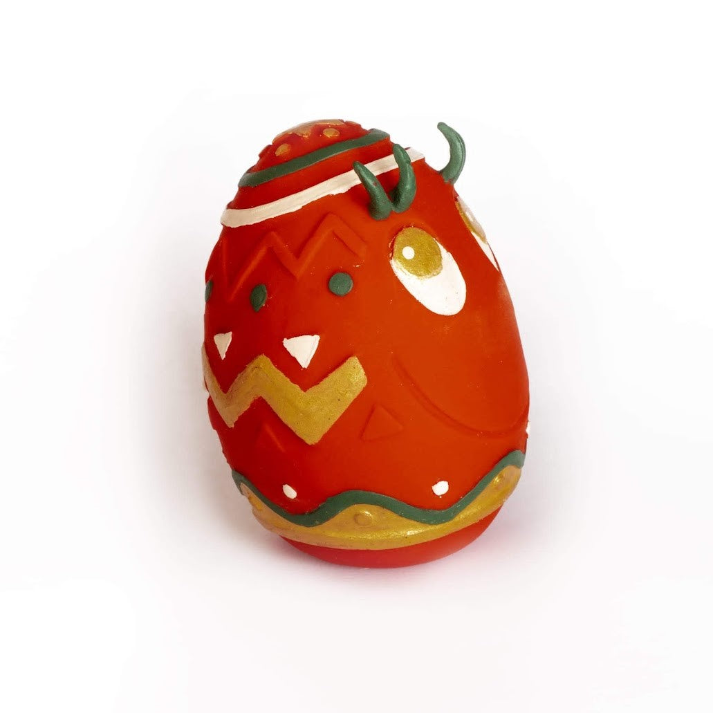 El Huevito de Navidad estimula la mente de tu perro, mejora su salud bucal y reduce el estrés, todo mientras juega con seguridad.