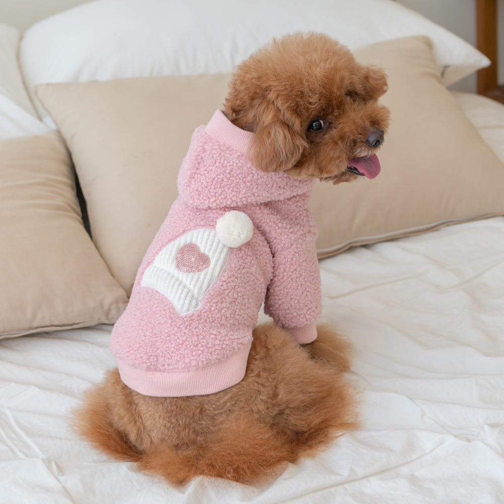 El Jersey Ginevra Pinkaholic mantiene a tu perro cálido, cómodo y con estilo durante los días fríos, ideal para invierno y otoño.