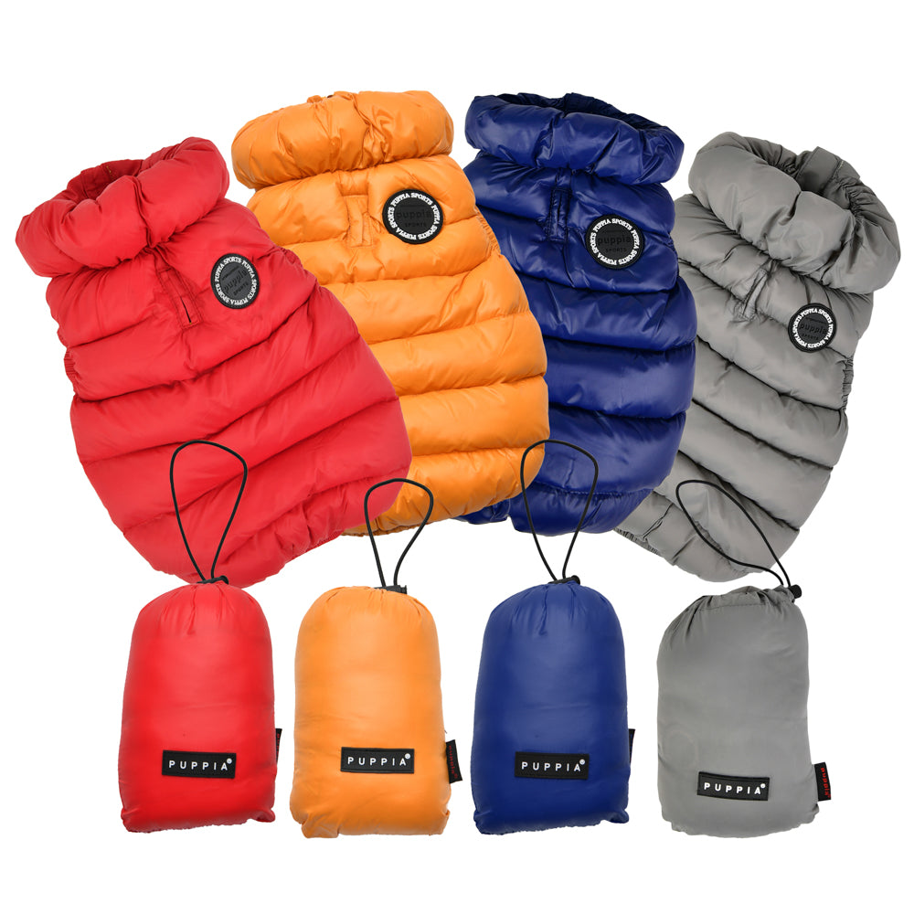 Vista de la bolsa que acompaña la Chaqueta Ultralight A Puppia, ideal para guardar y transportar fácilmente la chaqueta cuando no se está usando.