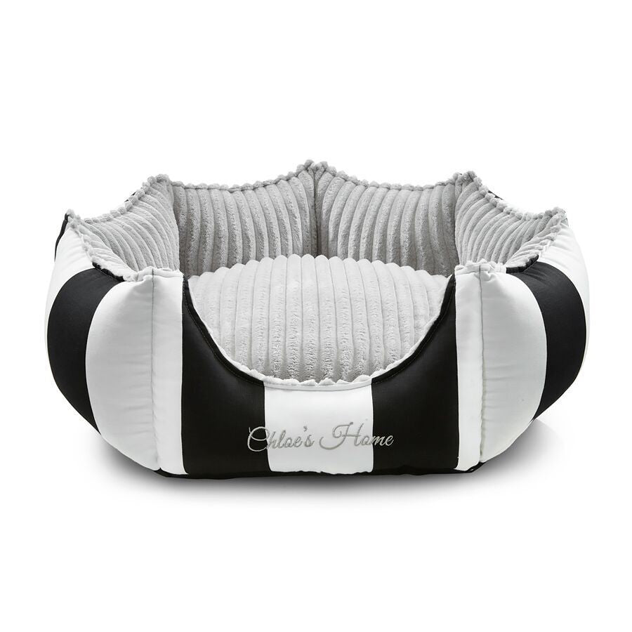Cama Monte Carlo Chloe's con diseño heptagonal y acolchado suave, ideal para perros pequeños y medianos.