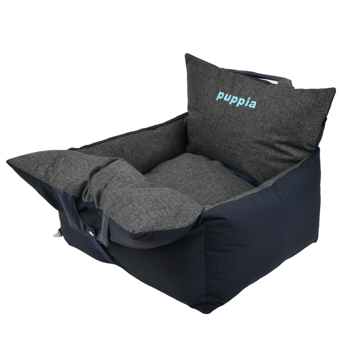 Vista de la Silla Puppia para Coche en el interior de un vehículo, destacando su diseño ergonómico y los cinturones de seguridad integrados para mascotas.
