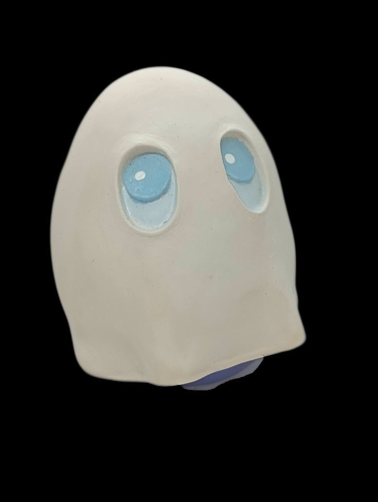 Compra el Huevito Halloween para perros en PoodleToyFamShop, disfruta de envío rápido, precios competitivos y atención al cliente personalizada.