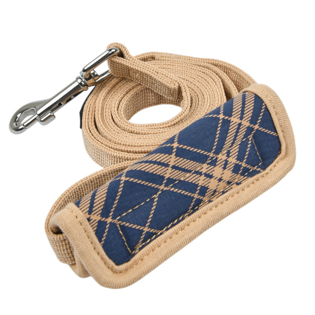 Correa Corwin de Puppia en diseño elegante y moderno, complementando el Arnés Corwin, ideal para paseos cómodos y seguros para perros pequeños y medianos.