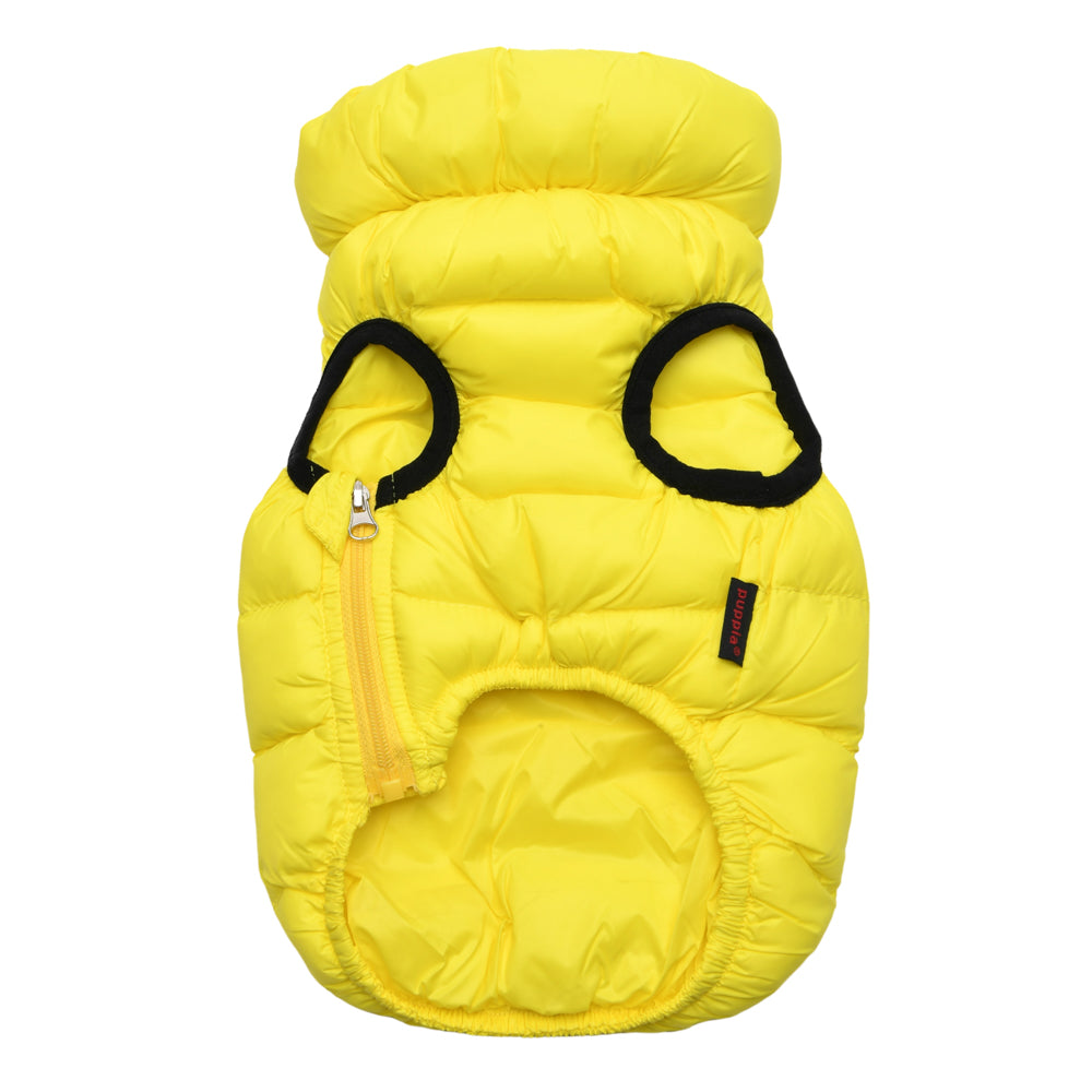 Detalle del cierre frontal de cremallera en la Chaqueta Ultralight B Puppia, mostrando su practicidad para vestir rápidamente a tu perro.