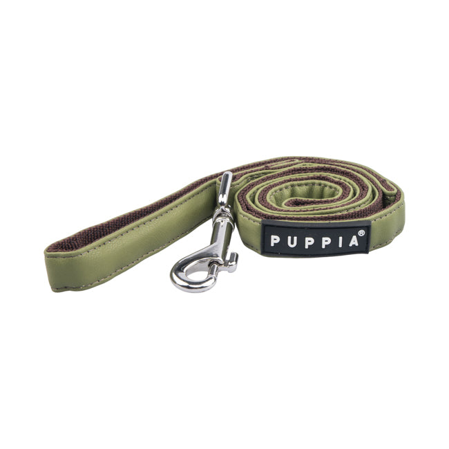 Primer plano del material suave al tacto y resistente de la correa Wynter de Puppia.