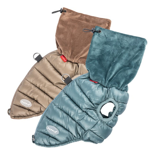 Chaqueta Glacier de Puppia para perro mostrada en los colores disponibles: rojo, azul y verde.