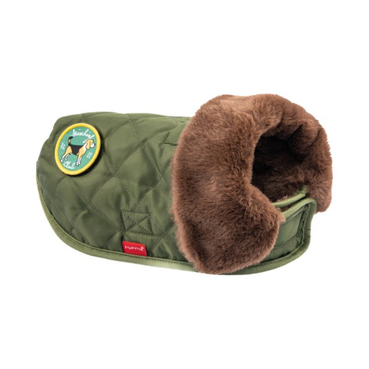 Chaqueta Highland de Puppia acolchada con forro polar, impermeable y diseño tipo capa, en color caqui con cuello marrón.