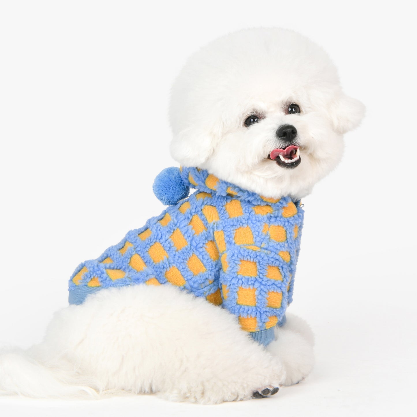 Variedad de colores modernos y elegantes disponibles en el Jersey Stefan Puppia, perfectos para darle estilo a tu perro durante el invierno.