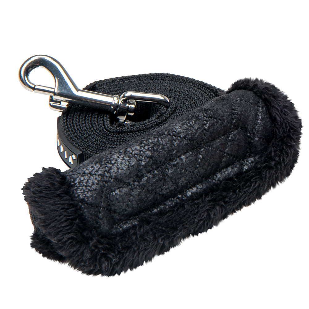 Correa Douglas Puppia, fabricada con materiales de alta calidad, ideal para paseos largos y cómodos.
